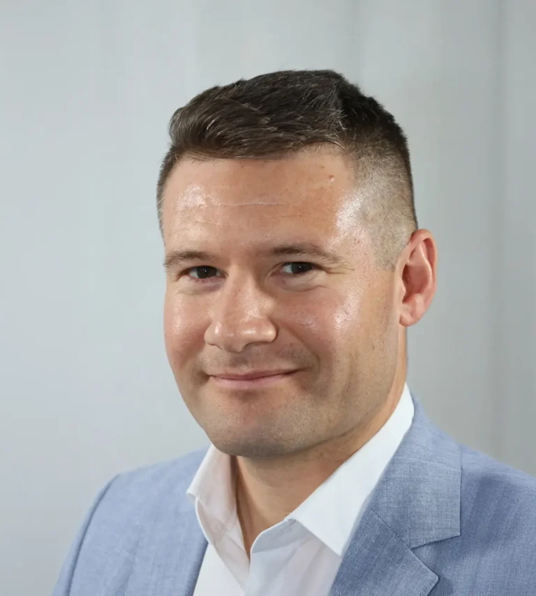 Headshot of Stephen Scott